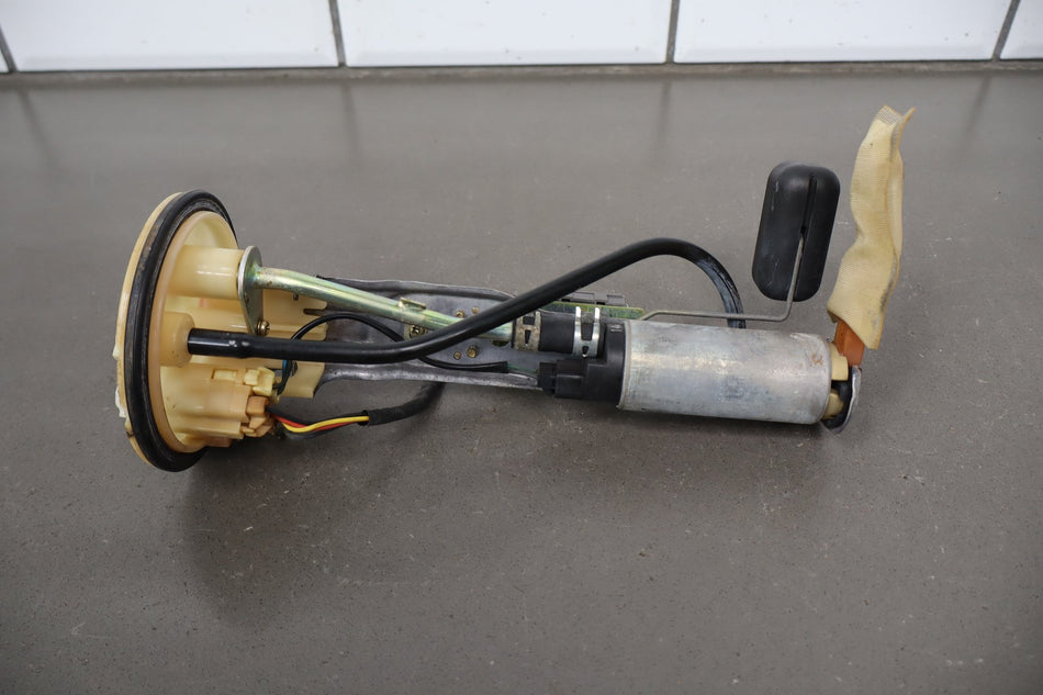 1998-2002 Lexus LX470 Fuel Pump 2322166040