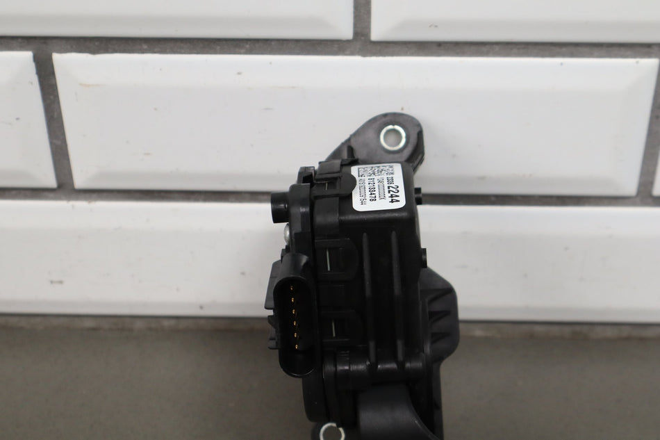 15-20 Cadillac Escalade Accelerator Pedal OEM