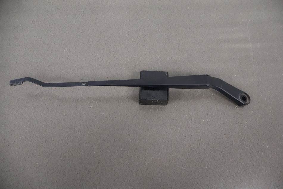 1998-2002 Isuzu Trooper Front Wiper Arm Pair