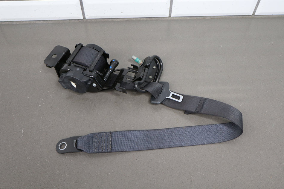 11-14 Dodge Challenger RH Front Seat Belt