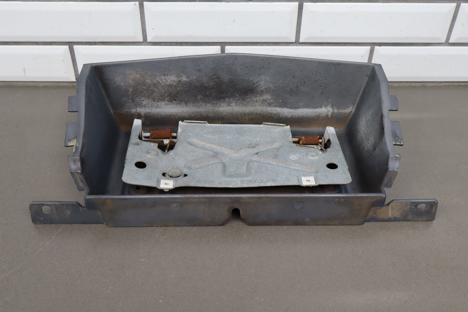 1993-1996 Cadillac Fleetwood Number Plate Bracket