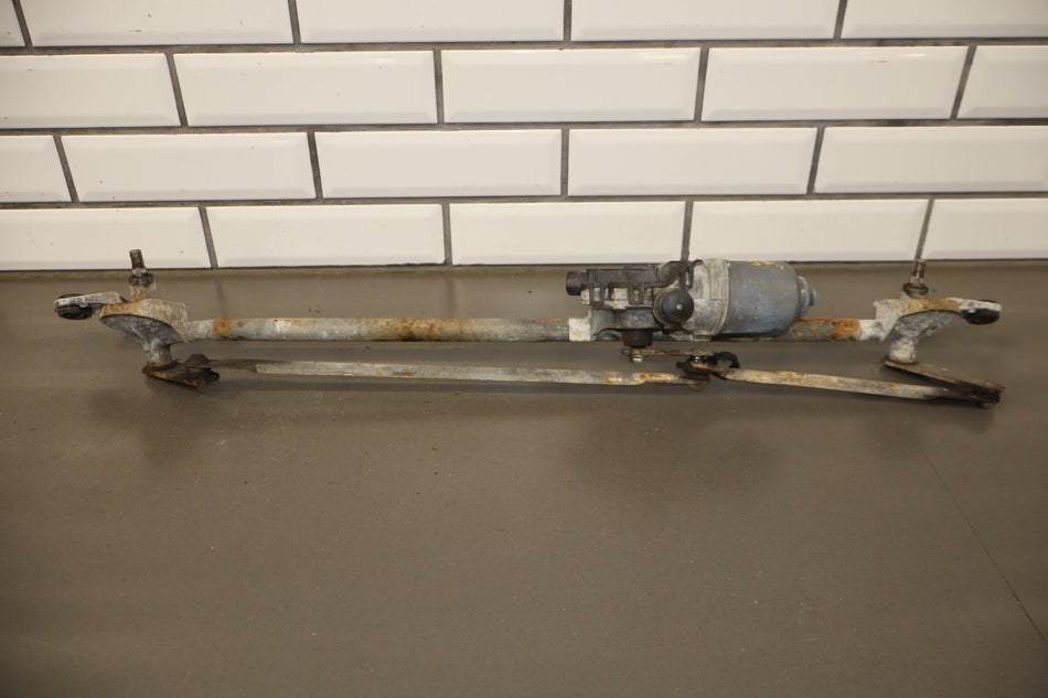 2008 Hummer H3 Front Wiper Motor OEM