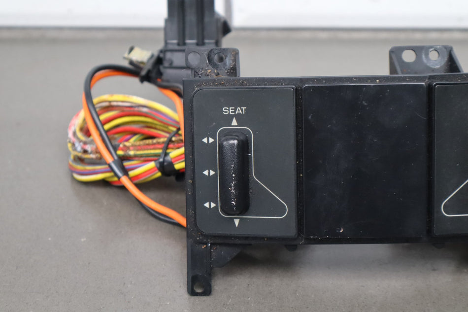 1994-1996 Chevrolet Corvette C4 Dual Power Seat Switch Base Suspension 10210869