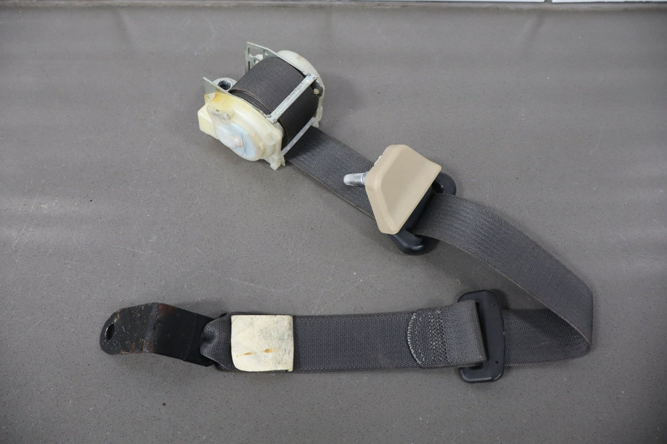 2008 Hummer H3- Right Rear Seat belt