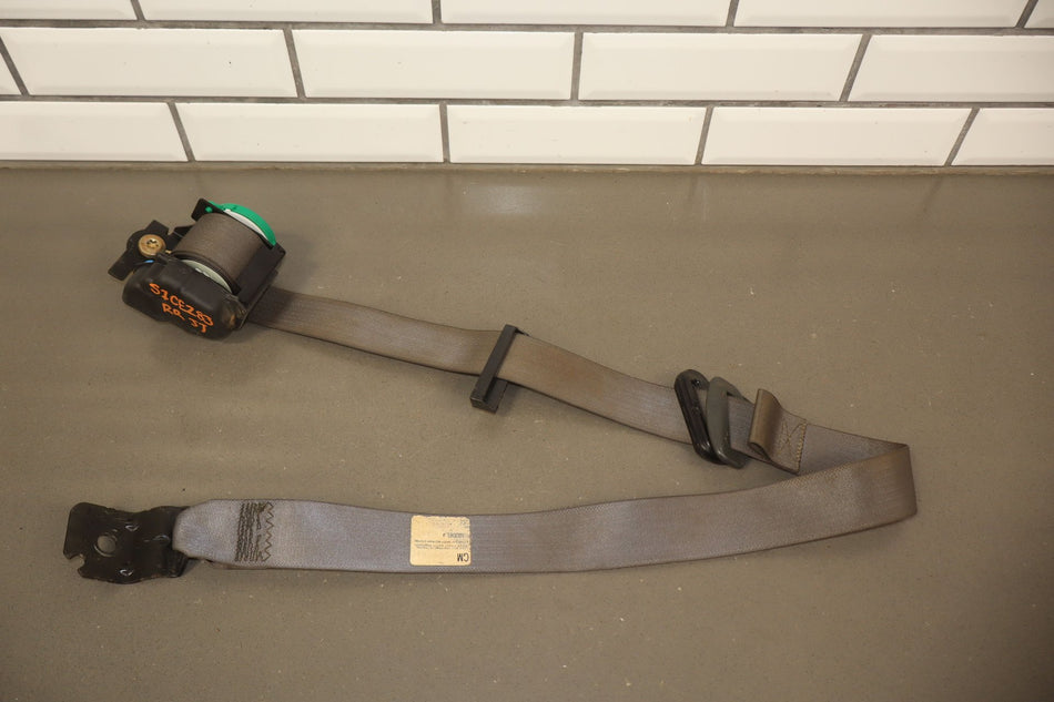 2001 Chevrolet Silverado 3500- Rear Seat Belt