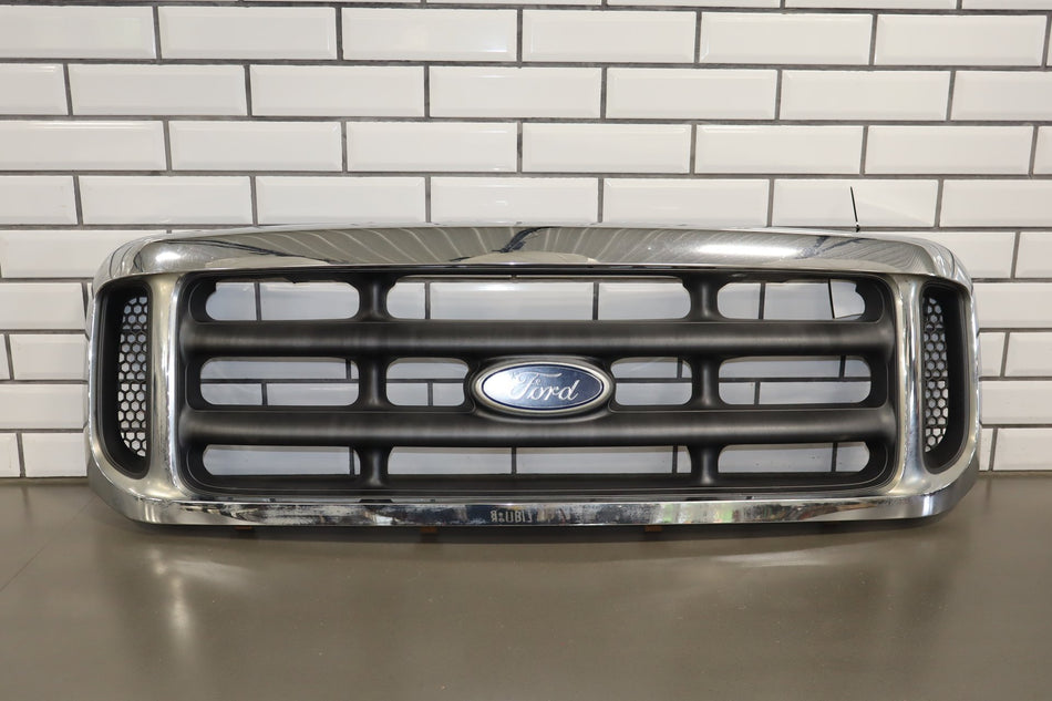 1999-2004 Ford F-250 F-350 Super Duty Radiator Chrome Grille 1C3Z8200BAA OEM