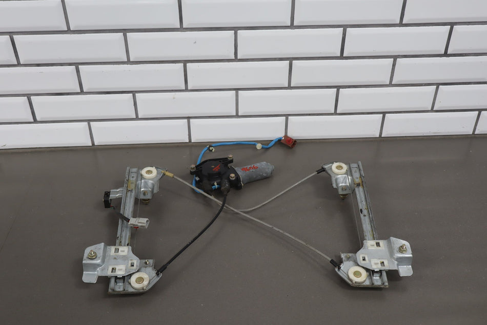 1996 Honda Civic del Sol Tailgate Regulator OEM