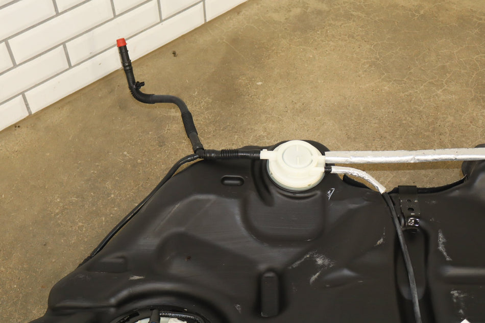 06-10 Dodge Charger SRT8 Fuel Tank w/ Pump 05170580AB