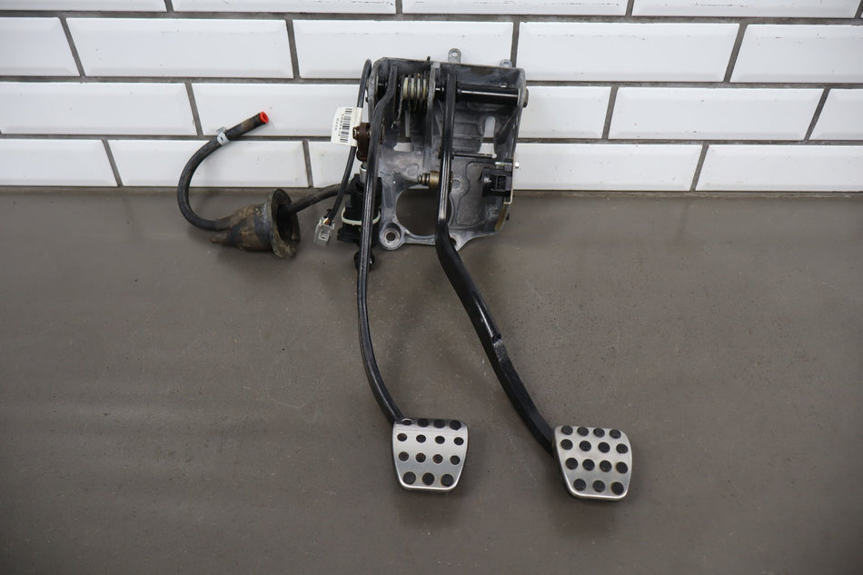2015-23 Dodge Challenger Hellcat Manual Clutch Pedal Assembly OEM