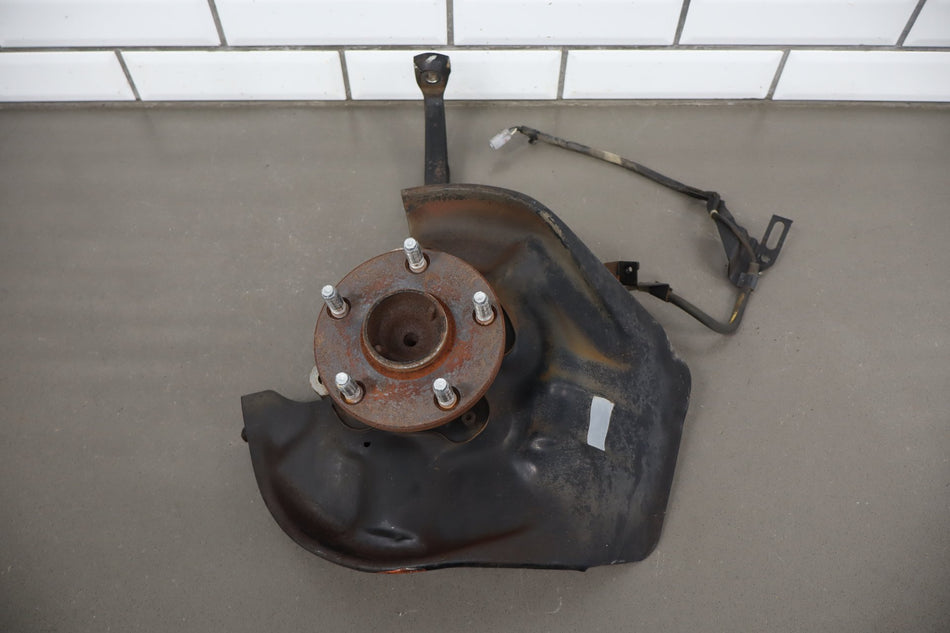 02-10 Lexus SC430 Z40 Right Front Spindle Hub ABS
