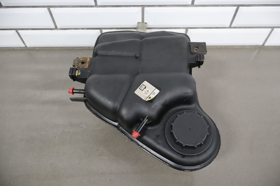 2003-2004 Ford F250 F350 6.0L Powerstroke Coolant Degas Bottle Assembly