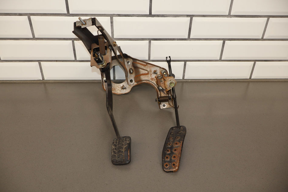 1999 Mazda MX-5 Miata Pedal Assembly OEM