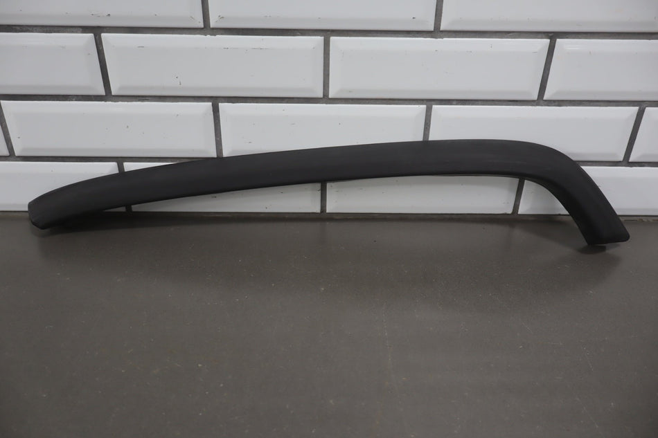 2003-2009 Hummer H2- Right Front Hood Flare Moulding 15200467