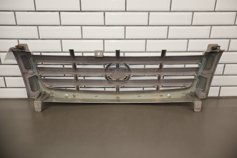 2002-2006 Cadillac Escalade OEM Front Grille Pewter Metallic 11U