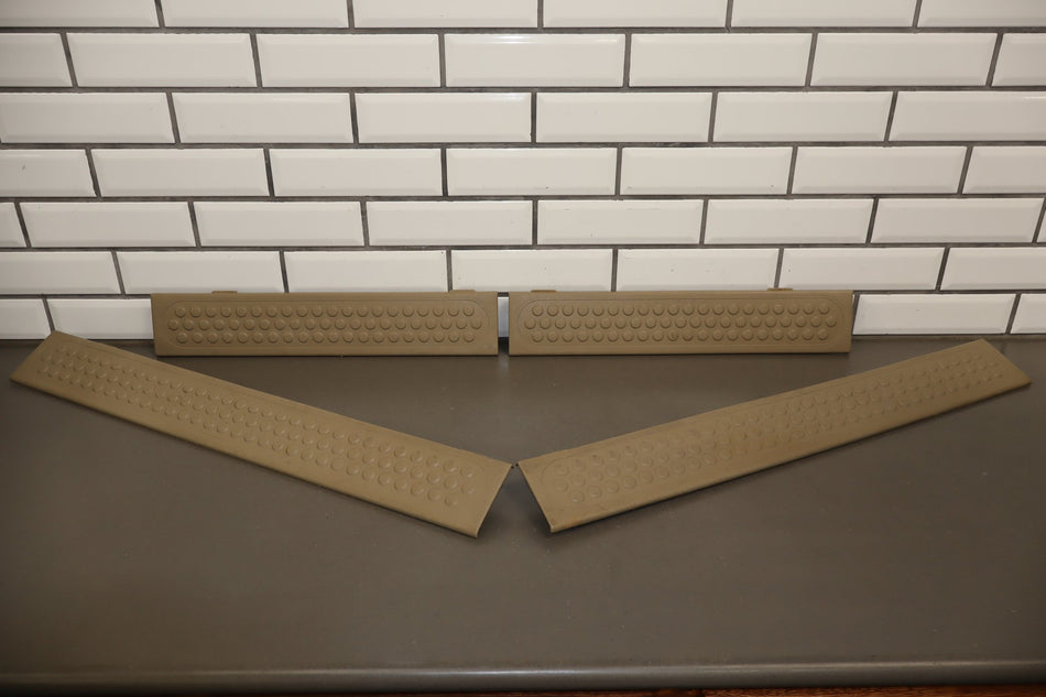 2005 Ford F-250 Super Duty Pickup Crew Cab Set x4- Sill Plates Pebble (AQ)