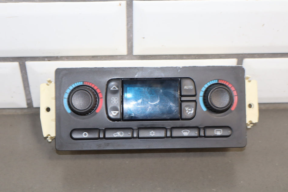 2005-2007 GMC Sierra 2500 Climate Control 15855848 OEM