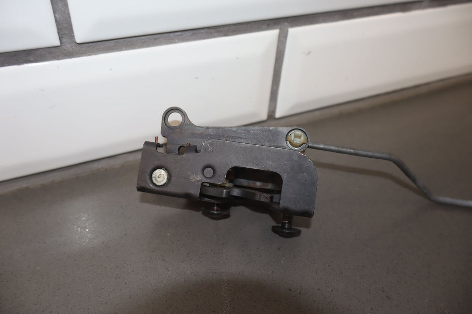 2004 Chevrolet SSR- Left Tailgate Exterior Handle