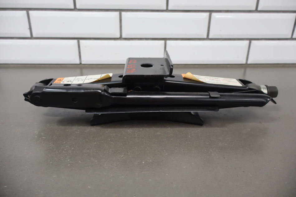 2003-2011 Ford Crown Victoria Jack OEM