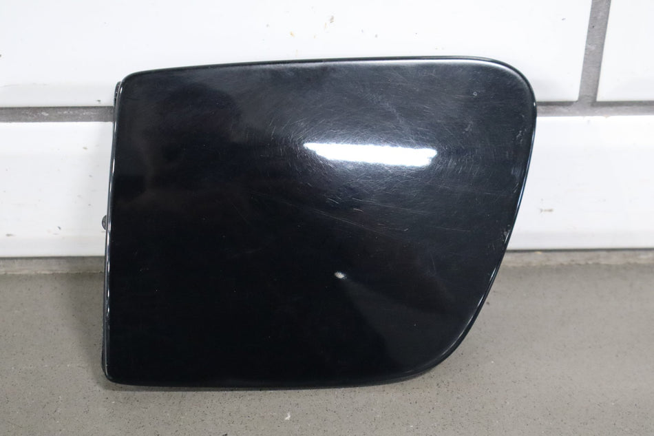 2005-2013 Chevrolet Corvette C6 - Fuel Filler Door