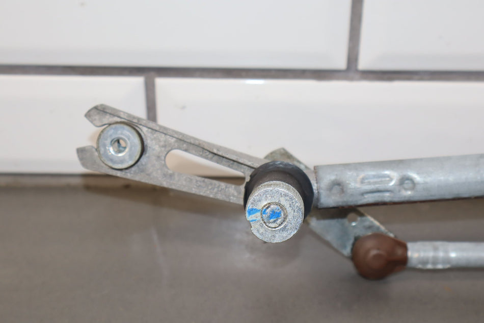 2003-2009 Hummer H2 Wiper Motor &amp; Transmission