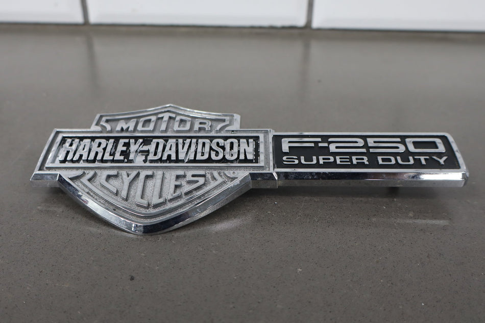 2004 Ford F-250 Super Duty Hatch Emblem