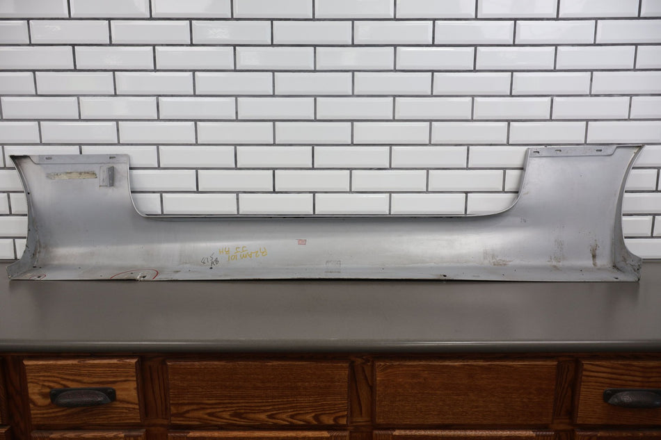2002 Aston Martin Vantage Right Rocker Molding Silver Silver