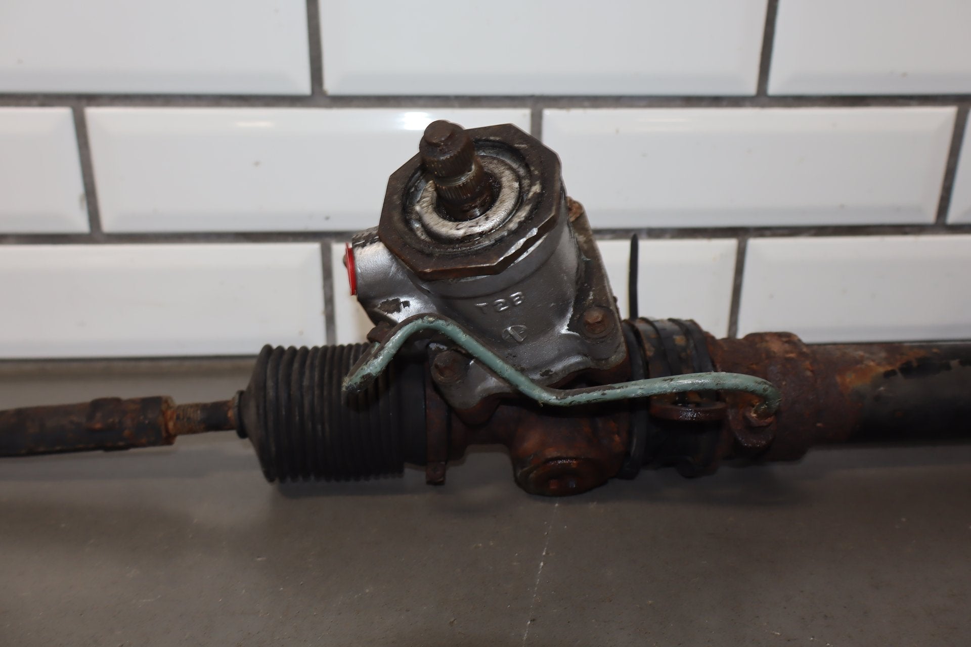 1986 Nissan 300ZX Steering Gear OEM – J & J Auto Wrecking