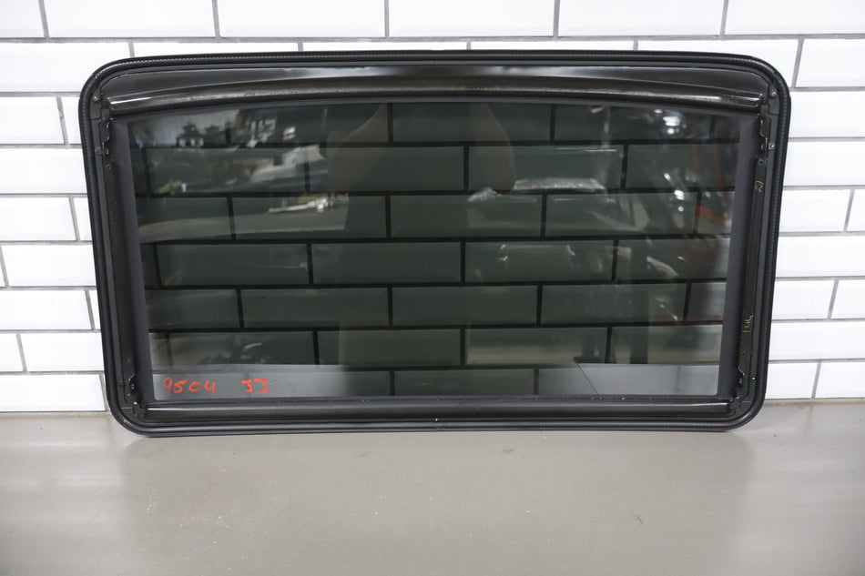 2003-2009 Hummer H2- Sunroof Glass Window 15781625