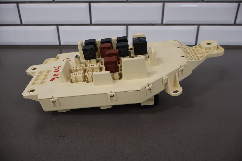 1998-2002 Lexus LX470 J100 Cabin Fuse Box