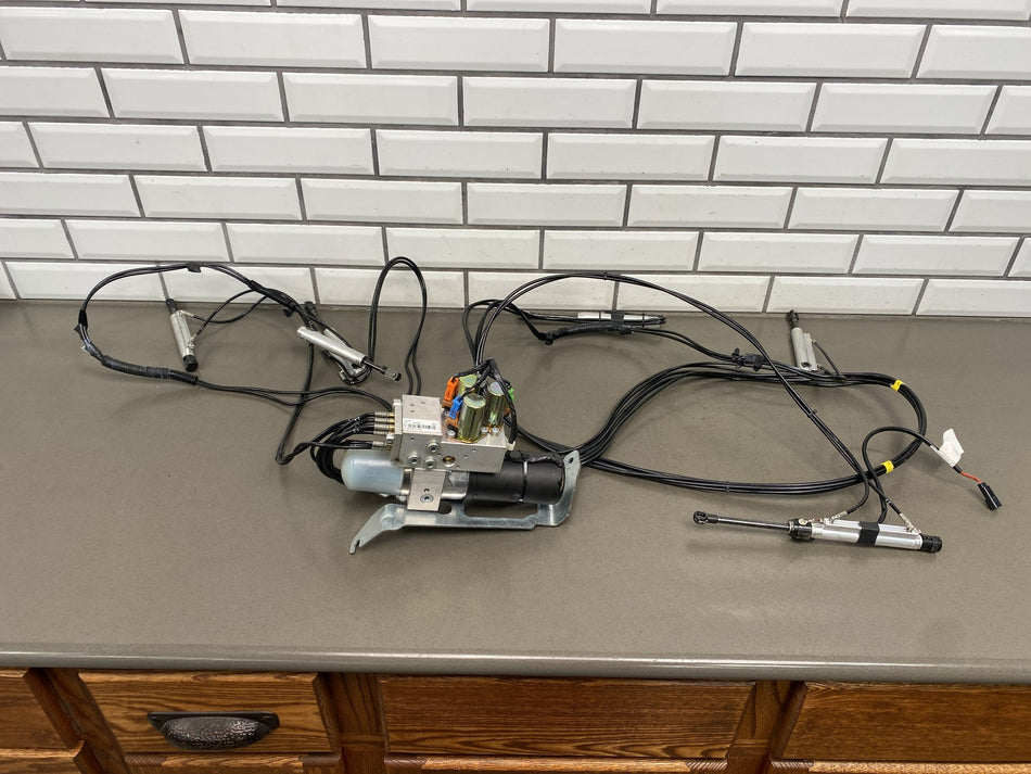 05-13 Chevy Corvette C6 Convertible Top Lift Motor Pump OEM