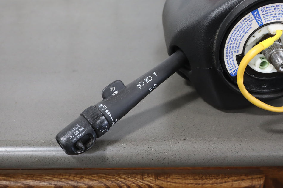 99-02 Chevrolet Silverado GMC Sierra Tilt Steering Column with Key