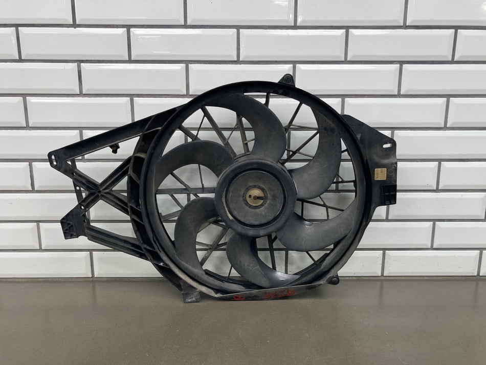 1999-2000 Ford Mustang GT 4.6L Electric Radiator Cooling Fan XR3H-8C607-AA OEM