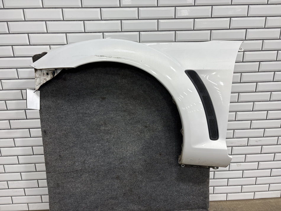 04-08 Mazda RX-8 (SE3P) Left Fender Crystal White Pearl 34K