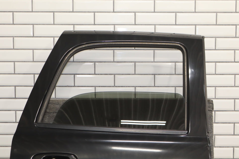 2003 GMC Yukon GMT800 gmt800- Right Rear Door