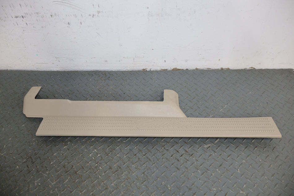 03-06 Cadillac Escalade Sill Plate Set (Shale)