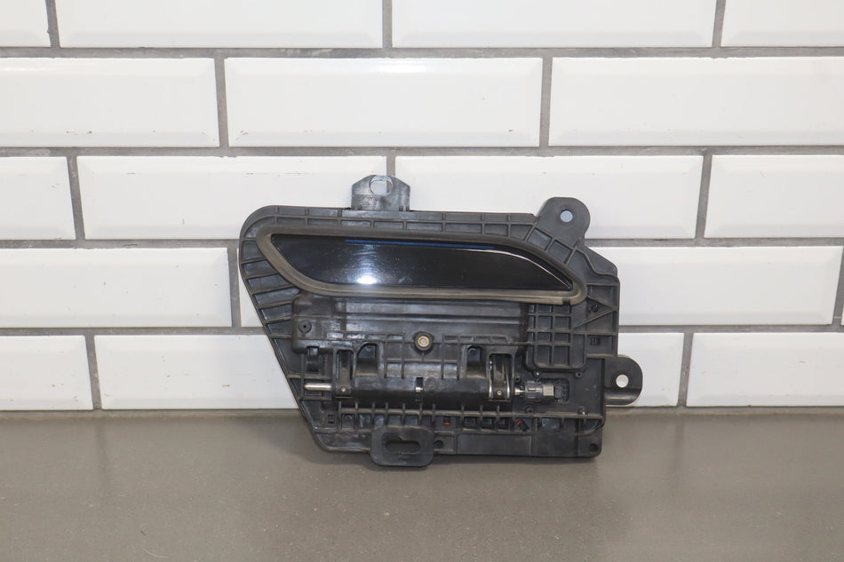 2022-2026 Tesla Model S- Right Front Door Handle PN: 1009830-00-a