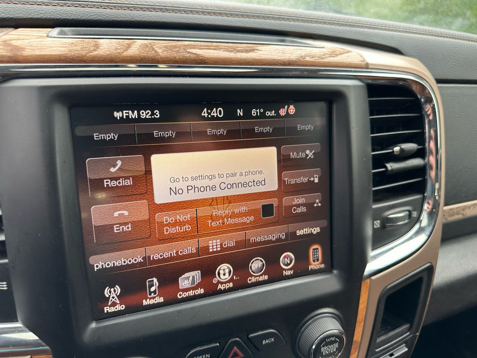 2015 Ram 1500/2500/3500 AM-FM-Uconnect-Bluetooth Receiver 8.4" Touchscreen