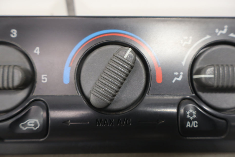 2001 Chevrolet Silverado 2500 Heater/AC Controls OEM