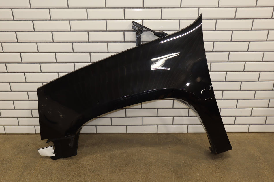 2007-2014 GMC Yukon Left Fender 25819550 Carbon Black 58 25819550