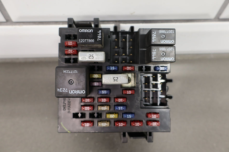 2001 GMC Sierra 2500- Cabin Fuse Box