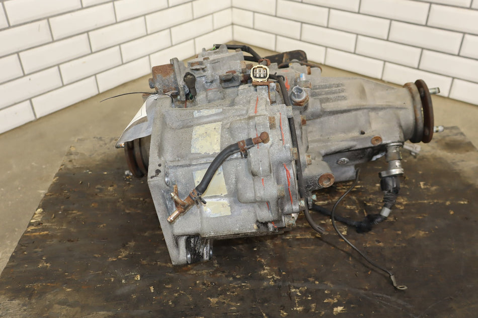 1995-1997 Toyota Land Cruiser Transfer Case 3613060790 | Flood Vehicle