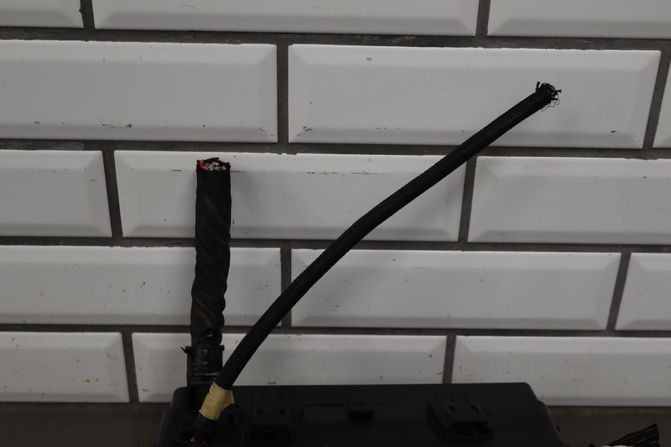 11-14 Dodge Challenger 5.7 Cabin Fuse Box Trunk