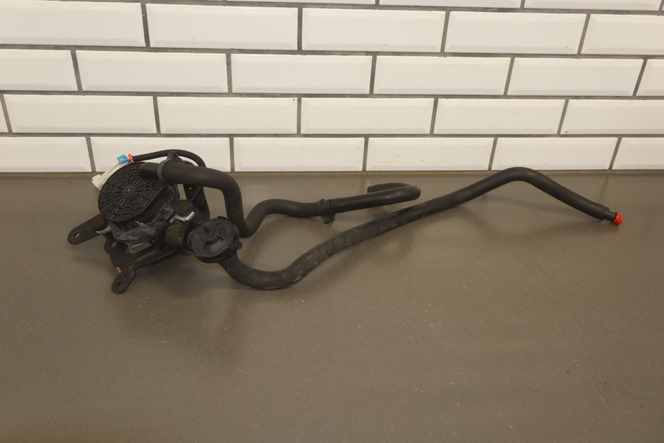 2000-2004 Chevrolet Corvette C5 Air Pump 12568382