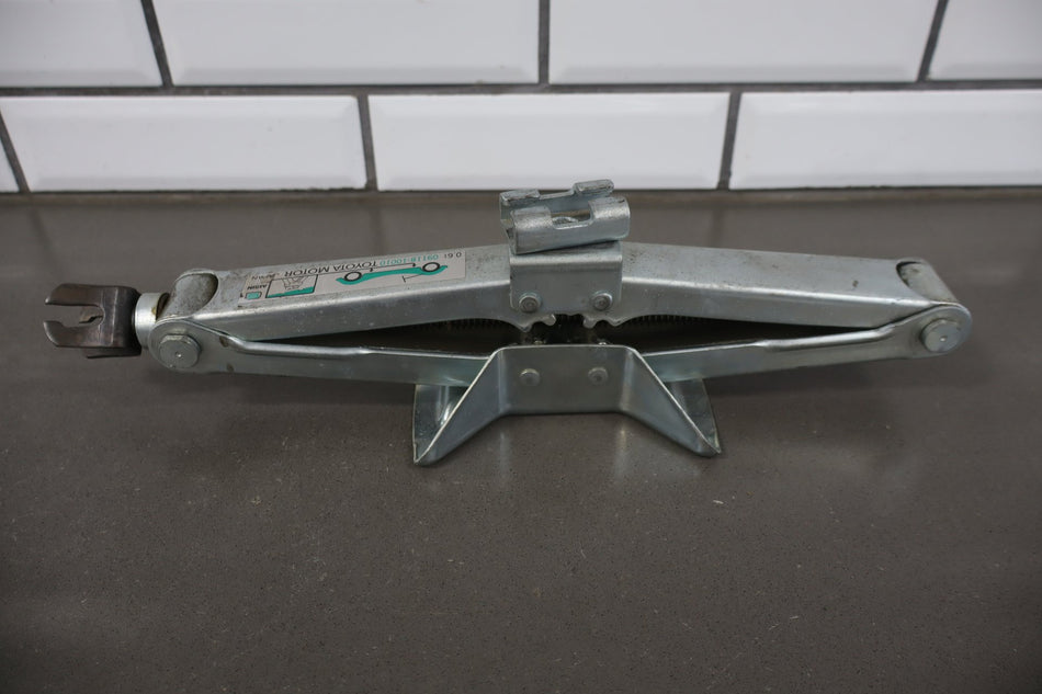1999-2005 Mazda MX-5 Miata NB - Jack W/ Tools