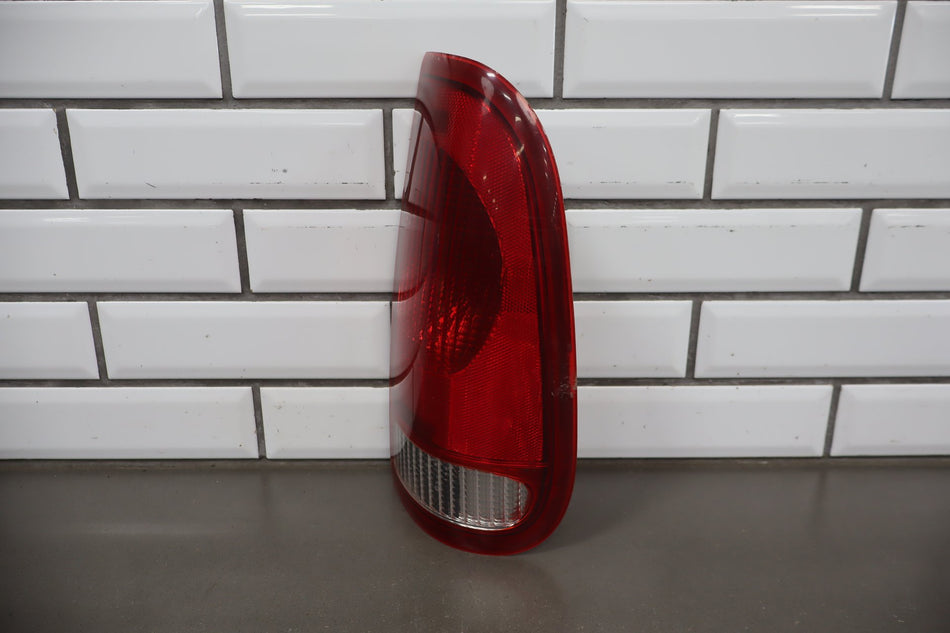2004 Ford F-250 Super Duty- Right Tail Light