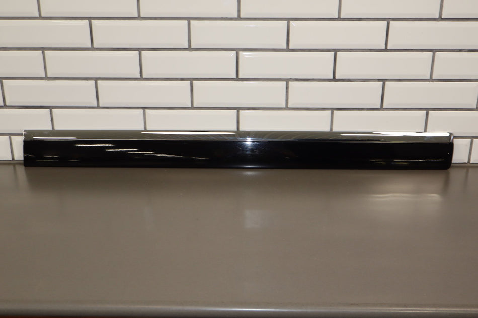 2012 GMC Yukon XL 1500- Right Front Door Molding