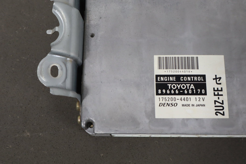2000-2001 Lexus LX470 4.7LL 2UZFE Engine Computer 8966660360