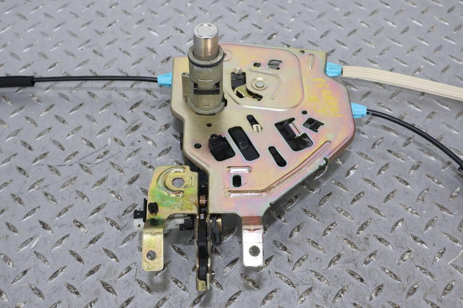 03-06 Cadillac Escalade ESV Hatch Latch Pair