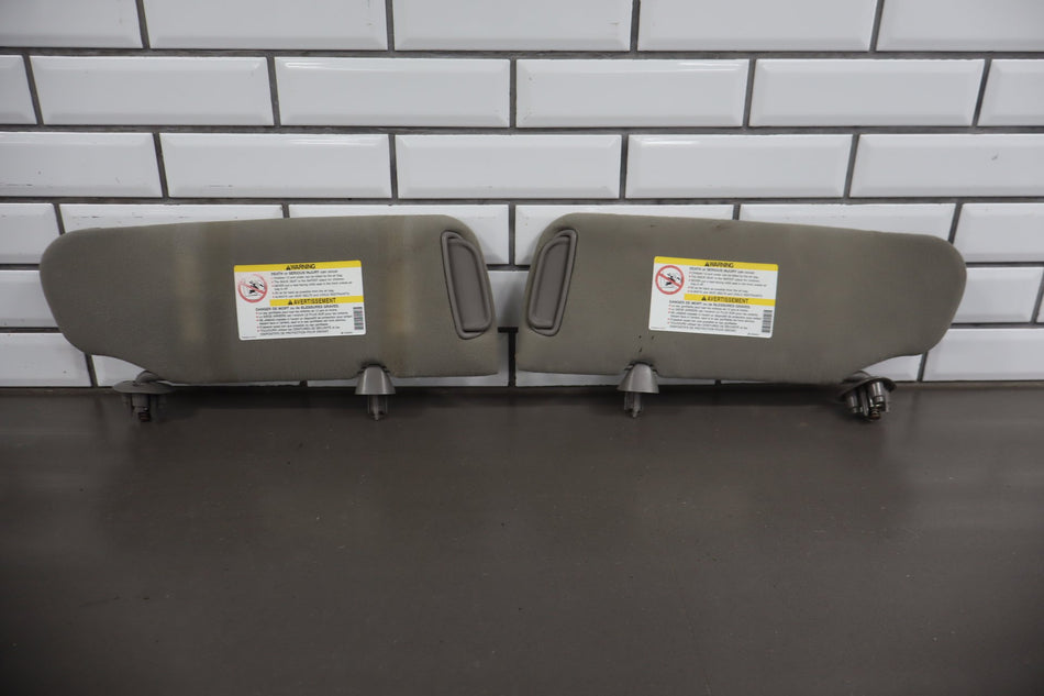 1999-2002 Chevrolet Silverado/GMC Sierra Sun Visor Pair Left/Right Graphite 12
