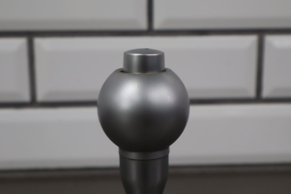 2004 Chevrolet SSR- Shift Knob